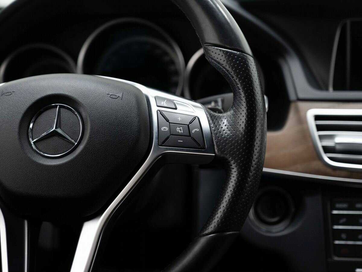 Б/У Мерседес-Бенц Е-Класс 2015 года. Фото: #16