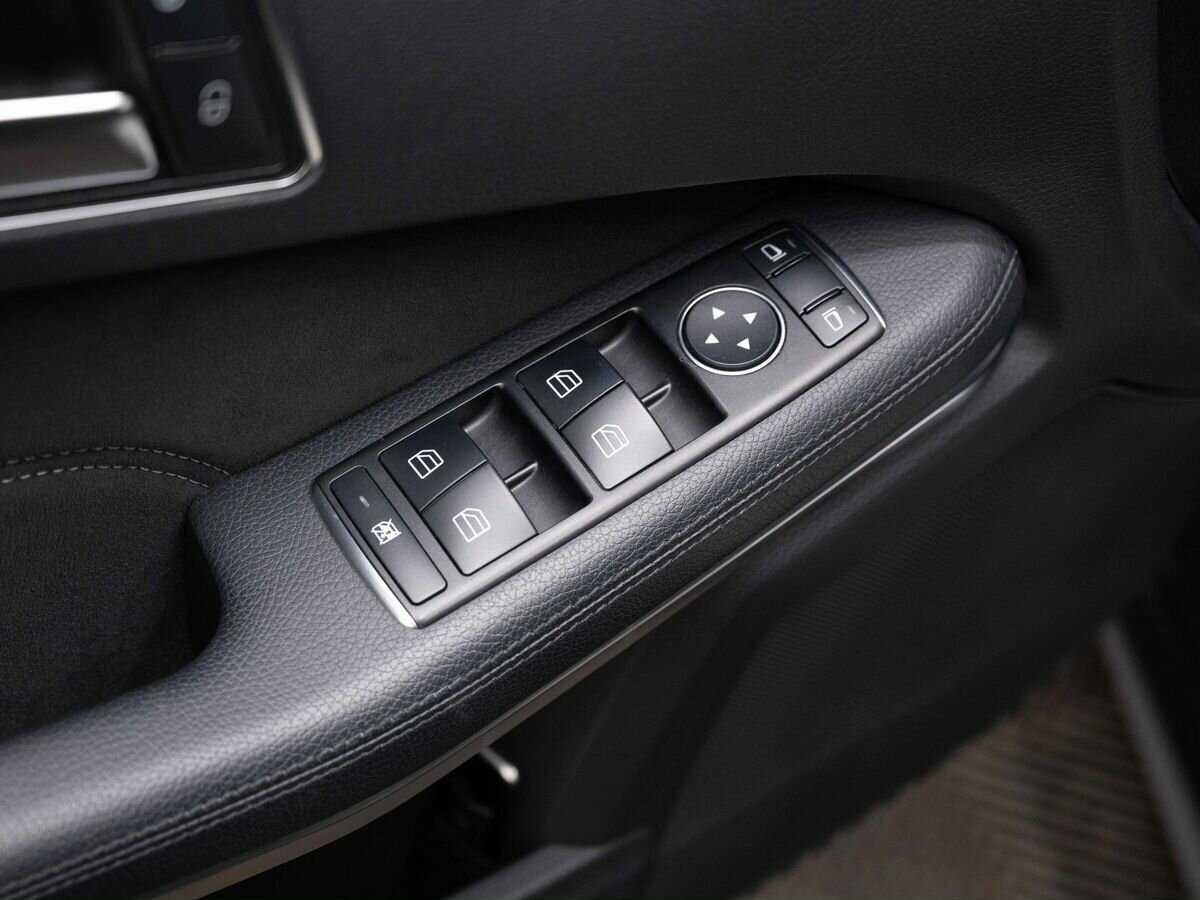 Б/У Мерседес-Бенц Е-Класс 2015 года. Фото: #23