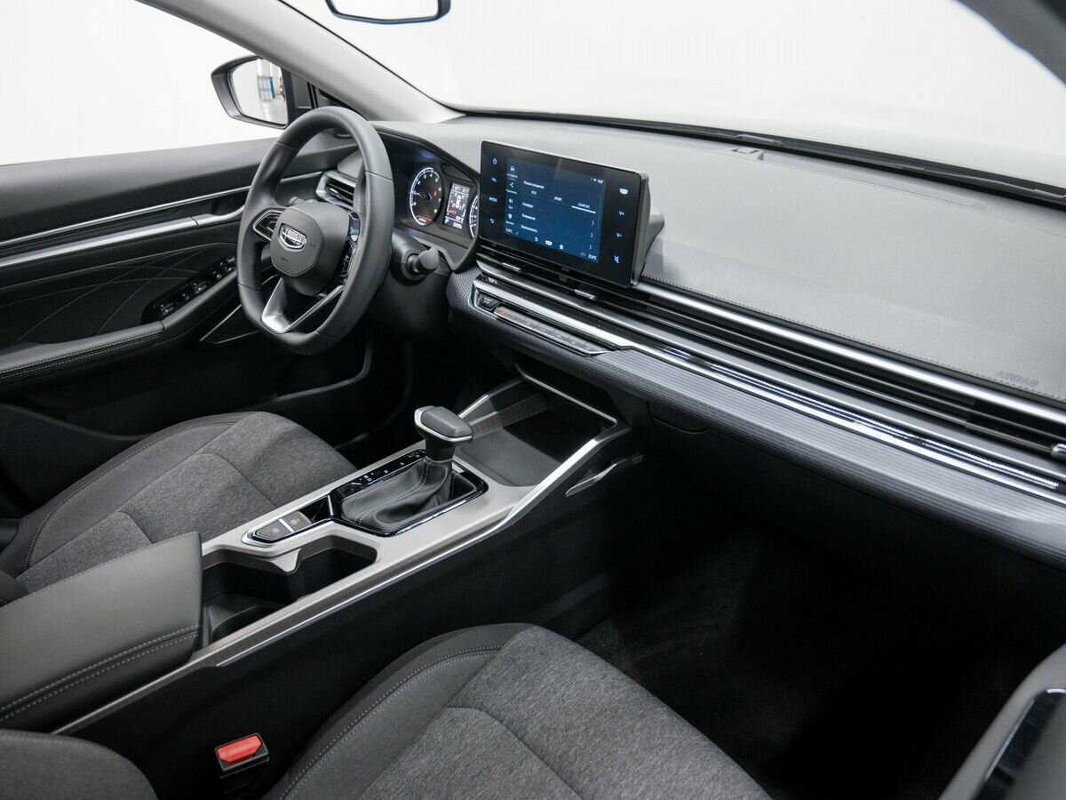 Б/У Джили Эмгранд 2023 года. Фото: #6