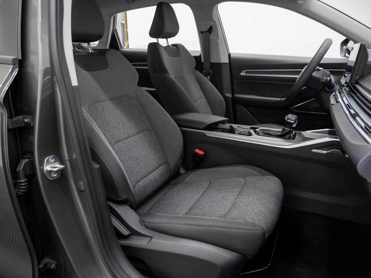 Б/У Джили Эмгранд 2023 года. Фото: #7