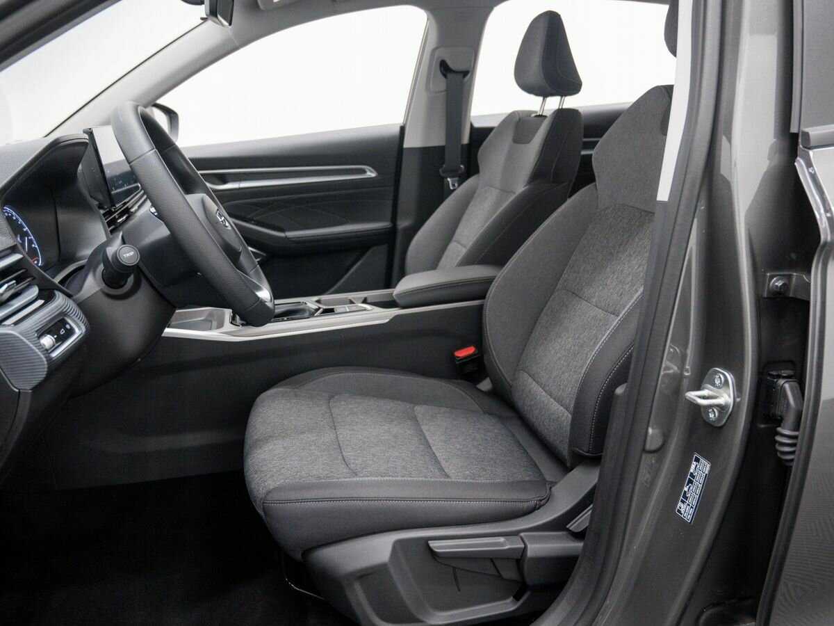 Б/У Джили Эмгранд 2023 года. Фото: #13