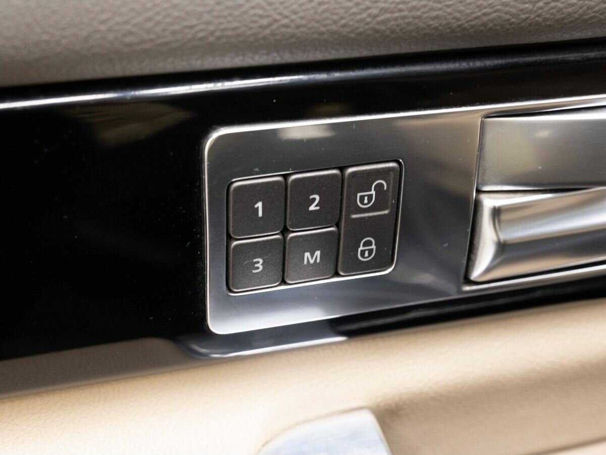 Б/У Лэнд Ровер Дискавери 2014 года. Фото: #21