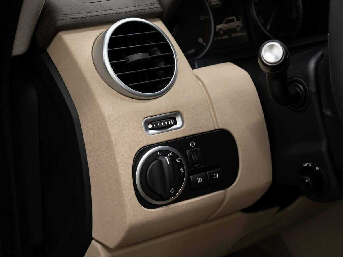 Б/У Лэнд Ровер Дискавери 2014 года. Фото: #22