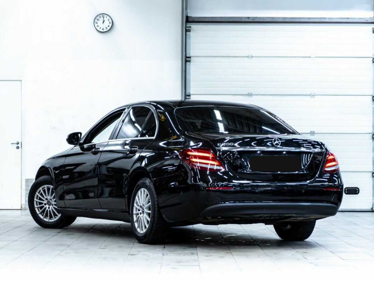 Б/У Мерседес-Бенц Е-Класс 2018 года. Фото: #2