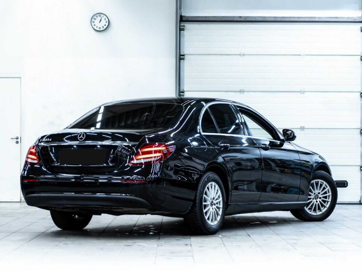 Б/У Мерседес-Бенц Е-Класс 2018 года. Фото: #3