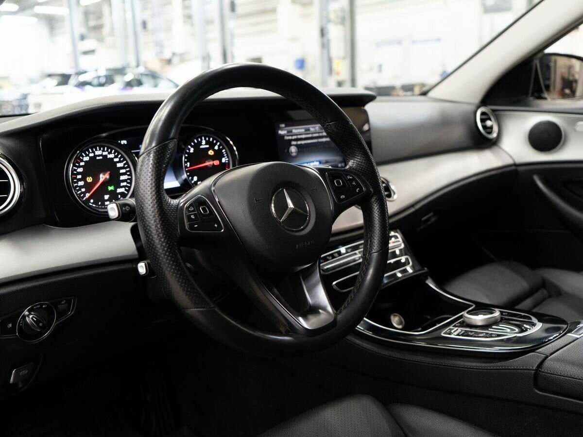 Б/У Мерседес-Бенц Е-Класс 2018 года. Фото: #4