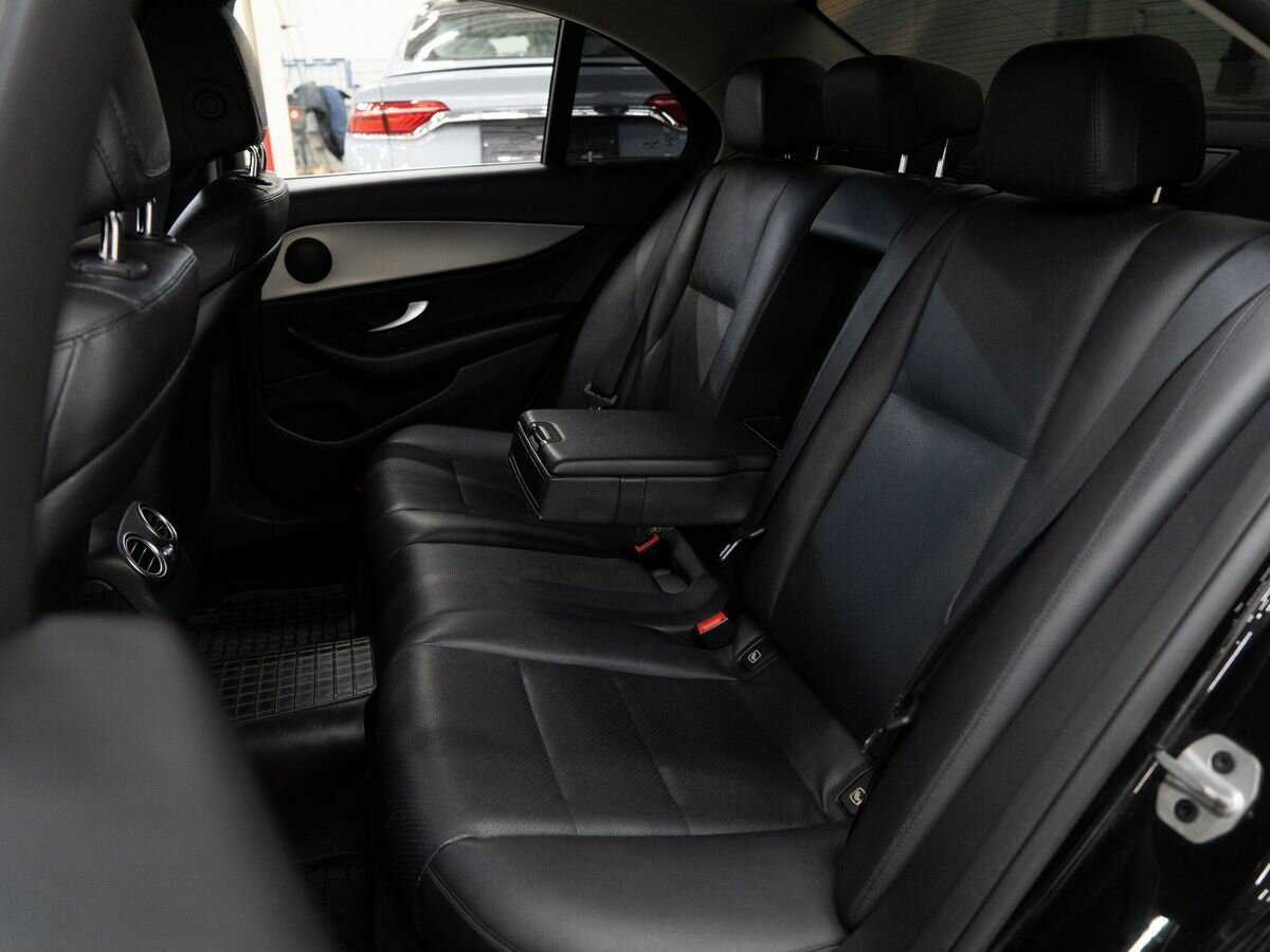 Б/У Мерседес-Бенц Е-Класс 2018 года. Фото: #6