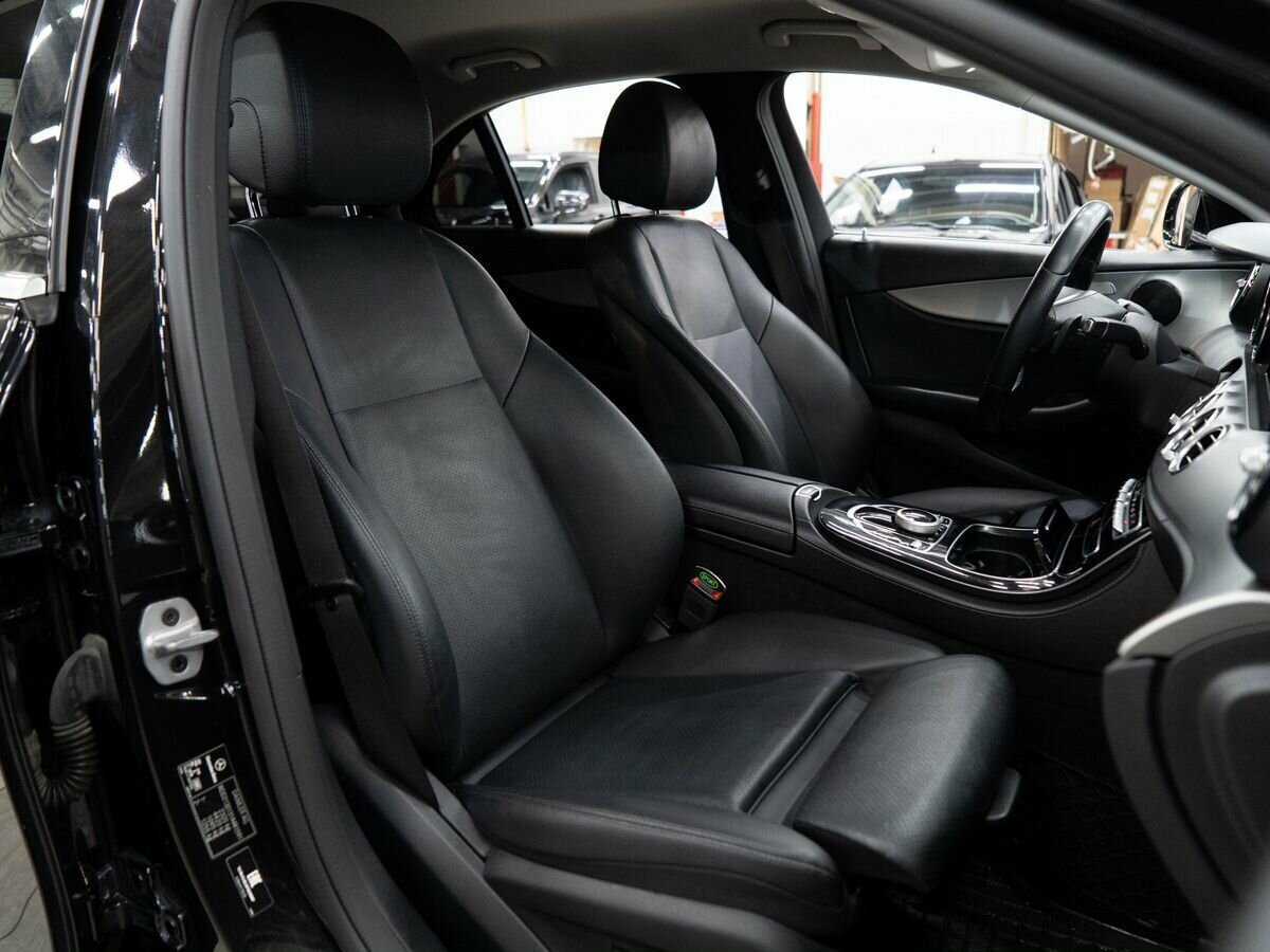 Б/У Мерседес-Бенц Е-Класс 2018 года. Фото: #8