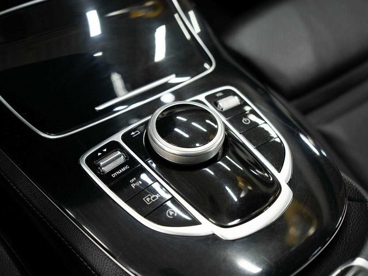 Б/У Мерседес-Бенц Е-Класс 2018 года. Фото: #12