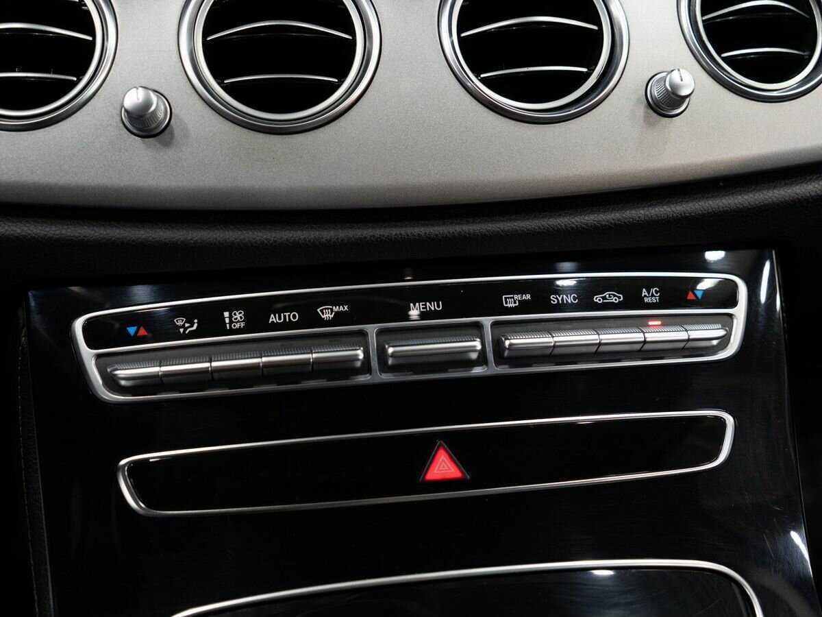 Б/У Мерседес-Бенц Е-Класс 2018 года. Фото: #14