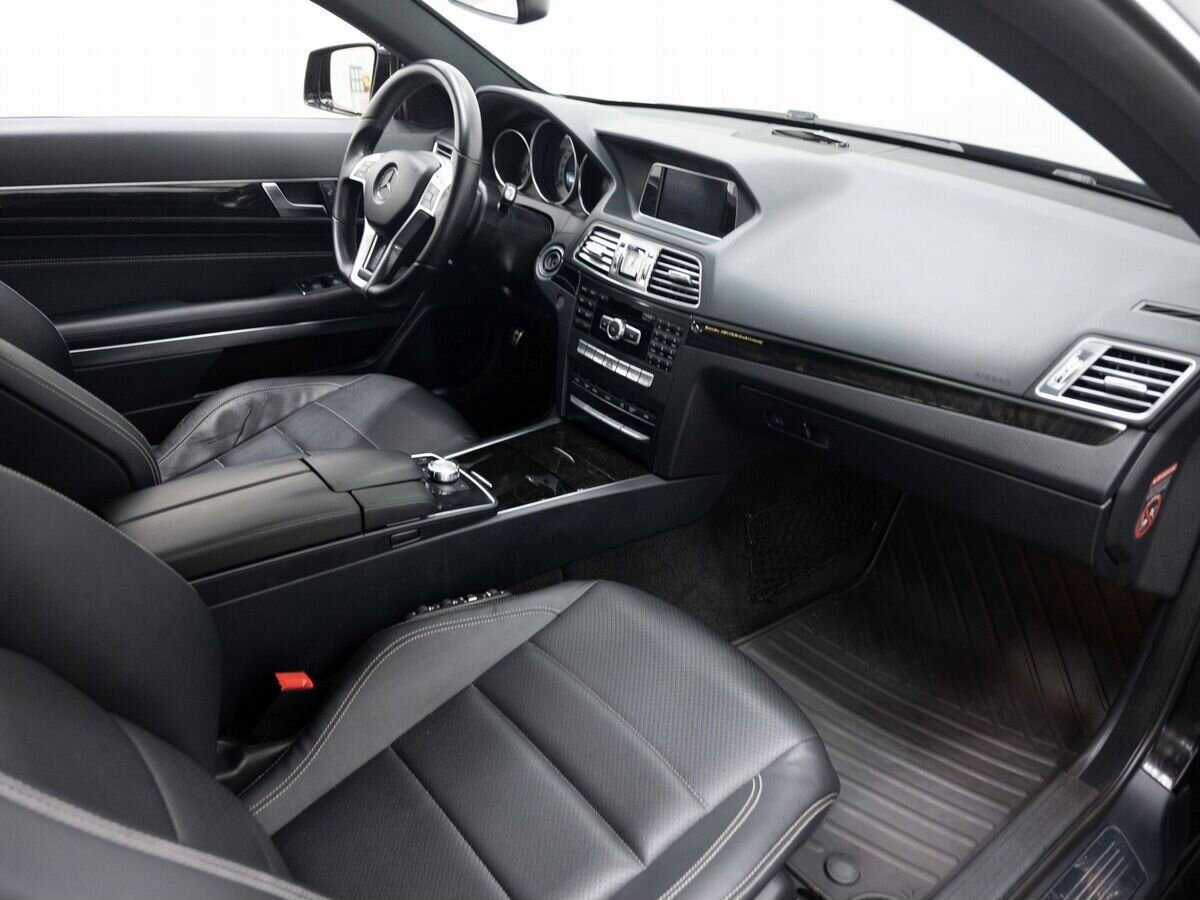 Б/У Мерседес-Бенц Е-Класс 2013 года. Фото: #9