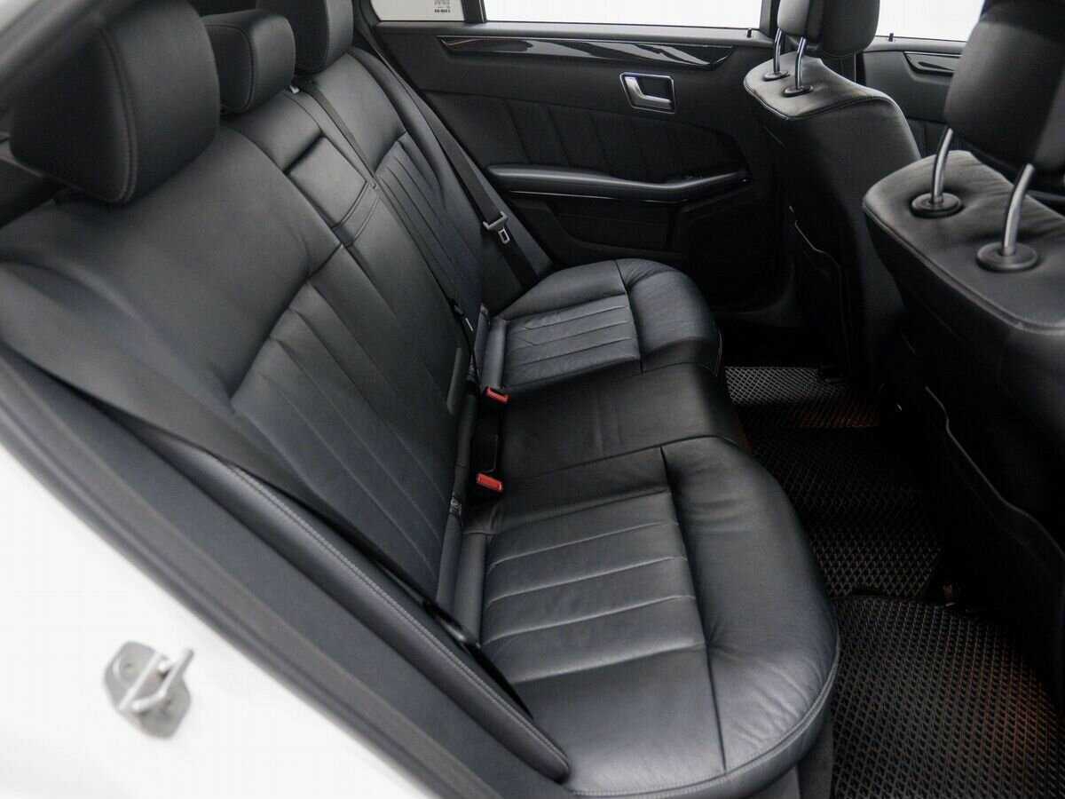 Б/У Мерседес-Бенц Е-Класс 2013 года. Фото: #8