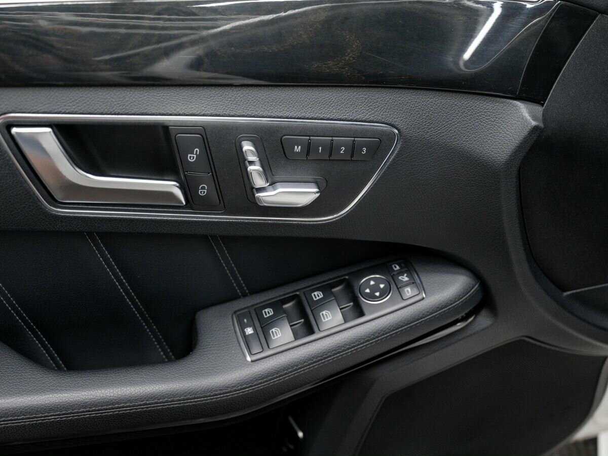 Б/У Мерседес-Бенц Е-Класс 2013 года. Фото: #14