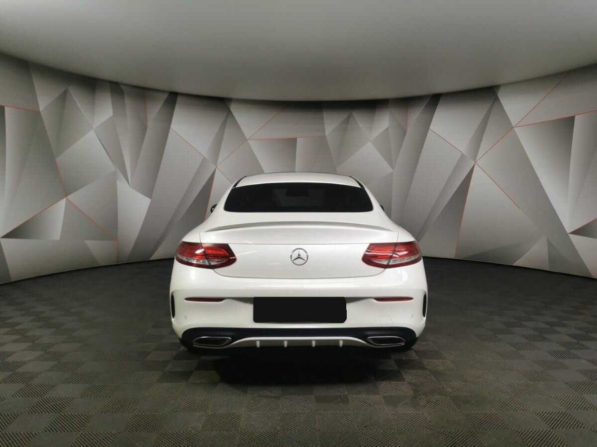 Б/У Мерседес-Бенц Ц-Класс 2015 года. Фото: #7