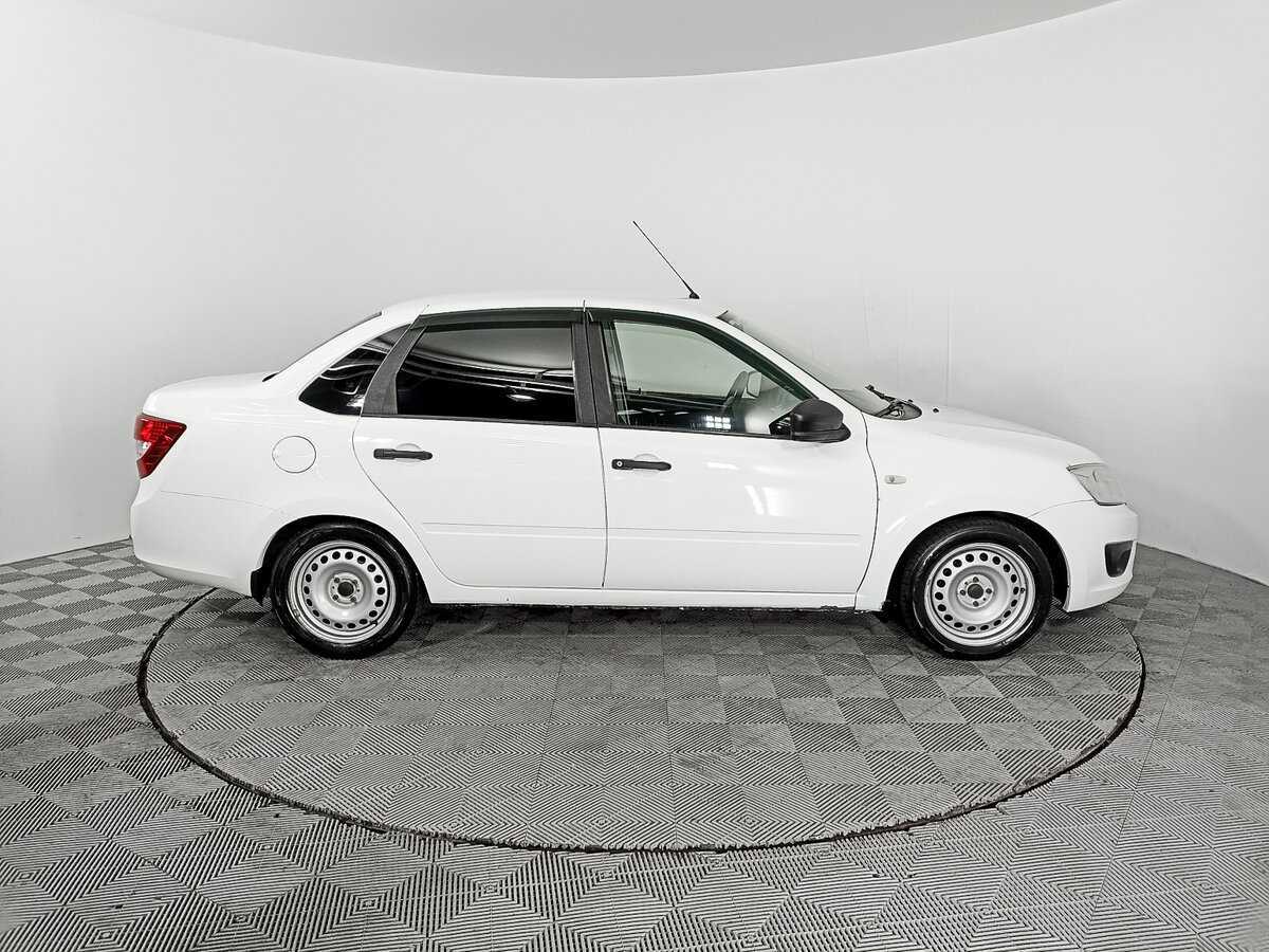 Б/У Лада (ВАЗ) Гранта 2017 года. Фото: #3