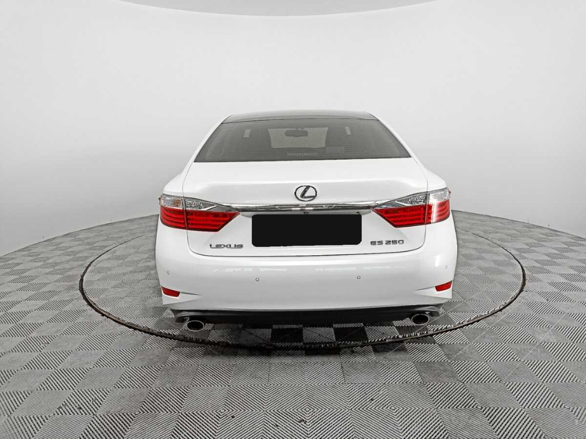 Б/У Лексус ЕС 2015 года. Фото: #3