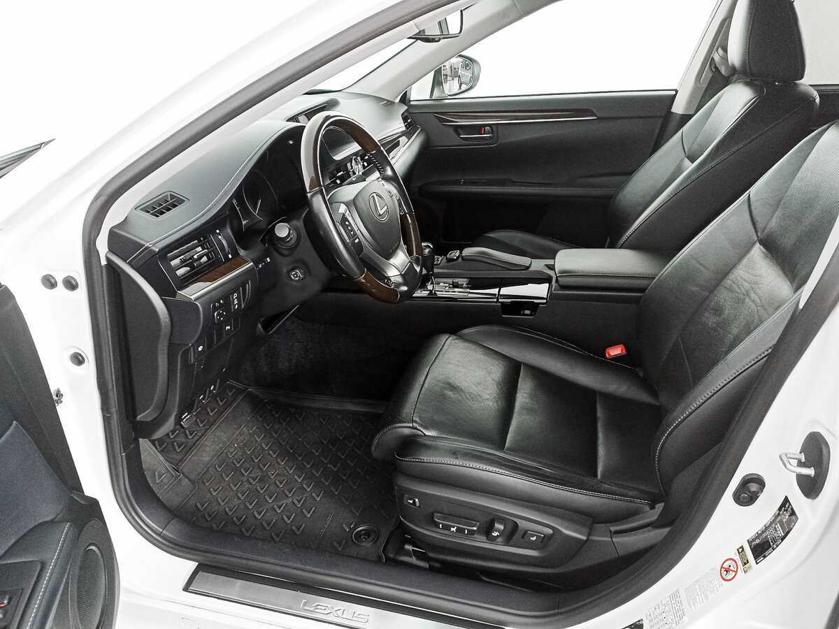 Б/У Лексус ЕС 2015 года. Фото: #10