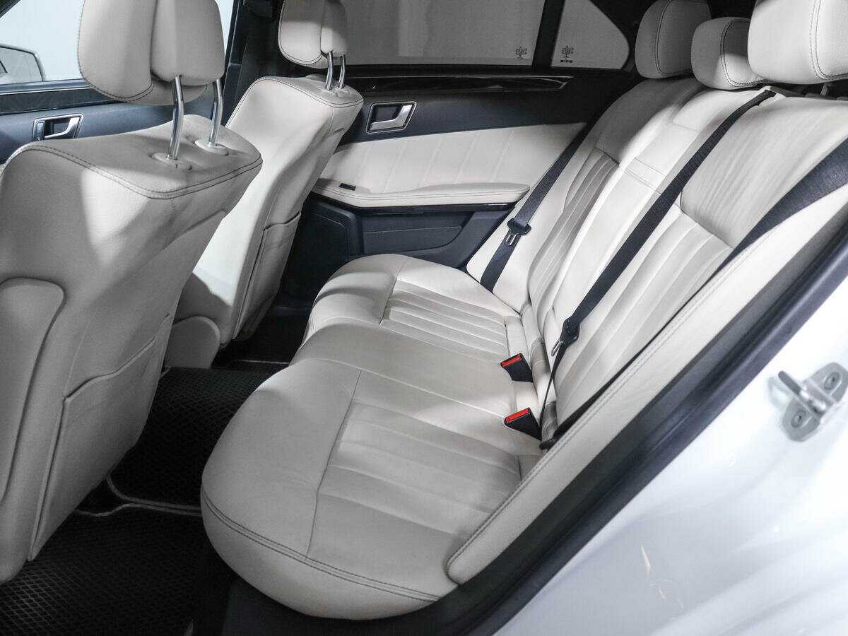 Б/У Мерседес-Бенц Е-Класс 2014 года. Фото: #8