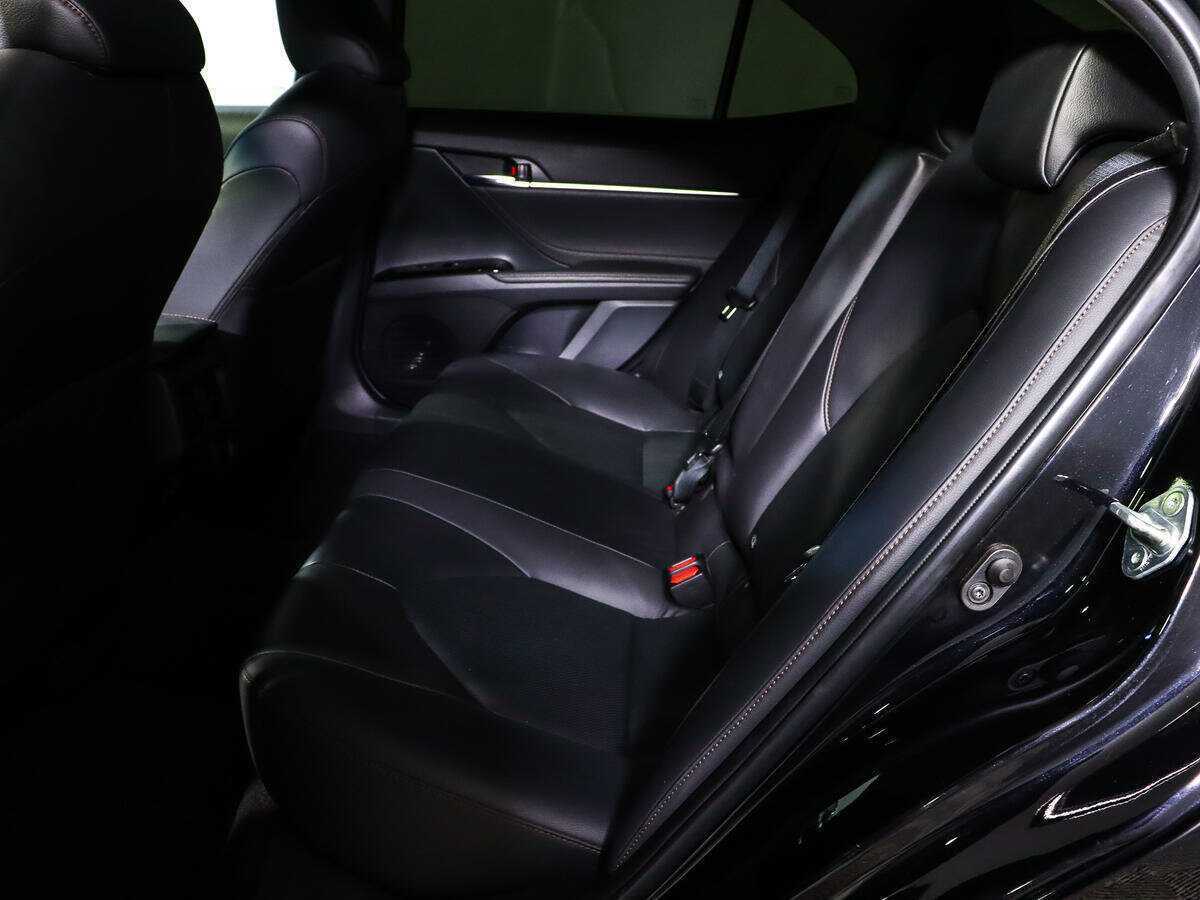 Б/У Тойота Камри 2018 года. Фото: #7