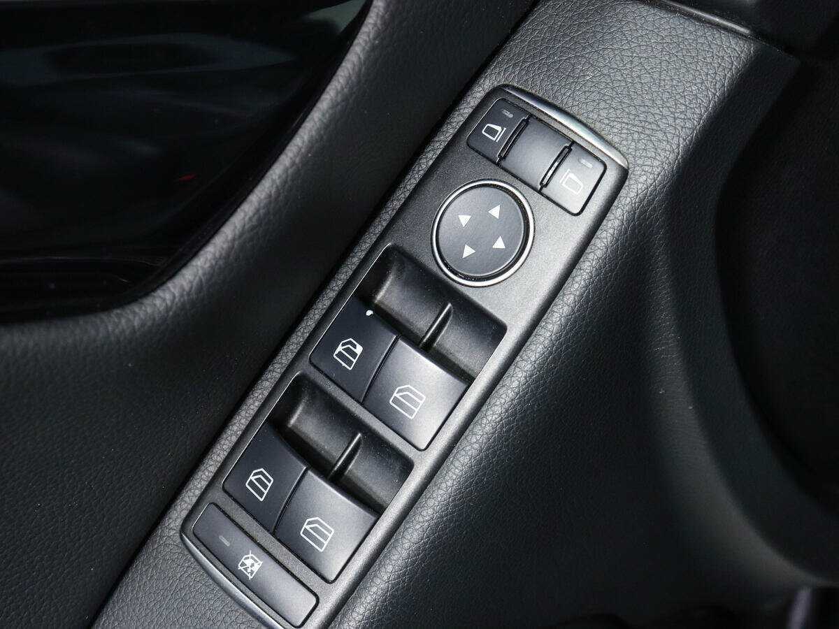 Б/У Мерседес-Бенц Ц-Класс 2012 года. Фото: #10