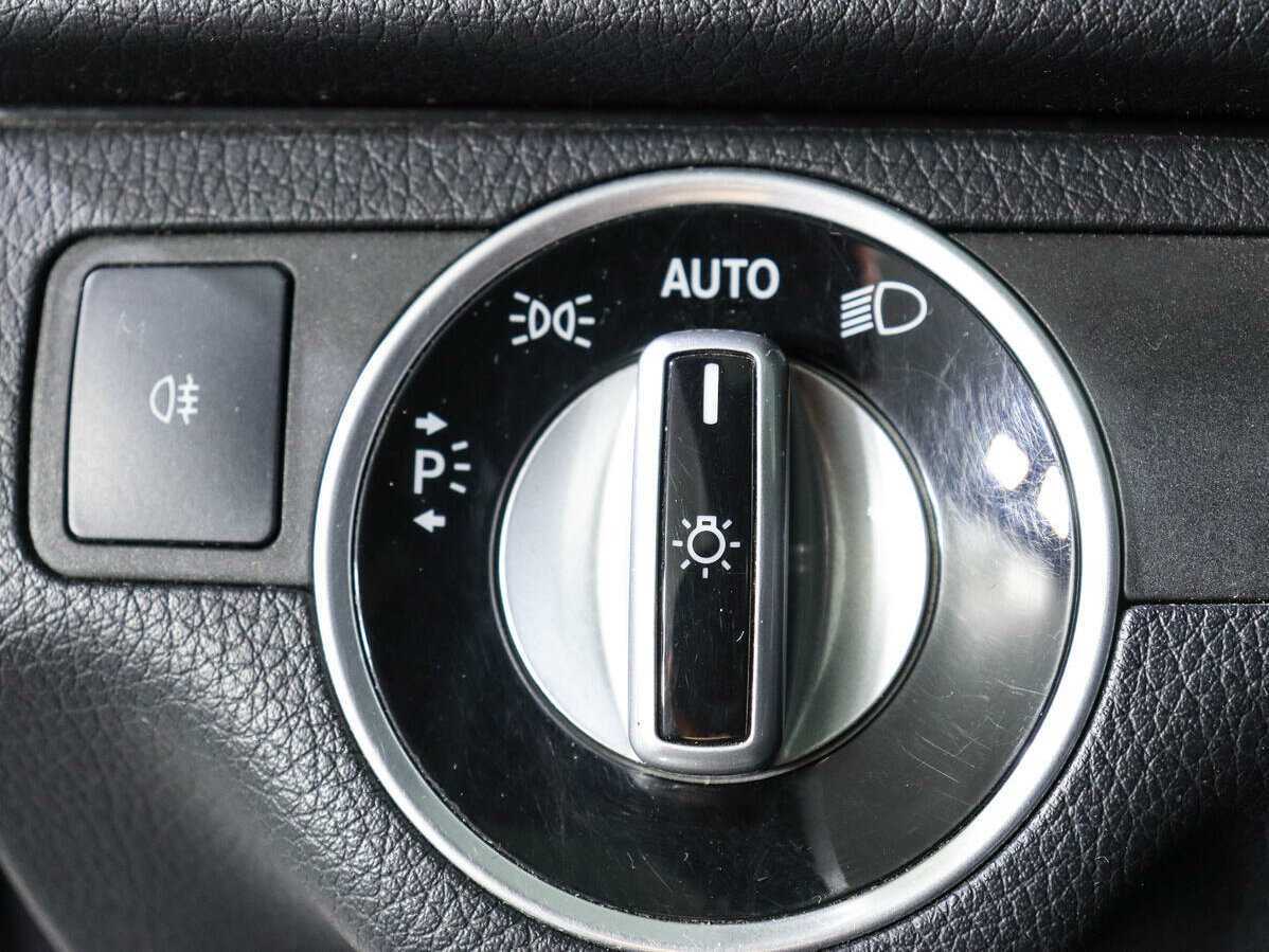 Б/У Мерседес-Бенц Ц-Класс 2012 года. Фото: #11