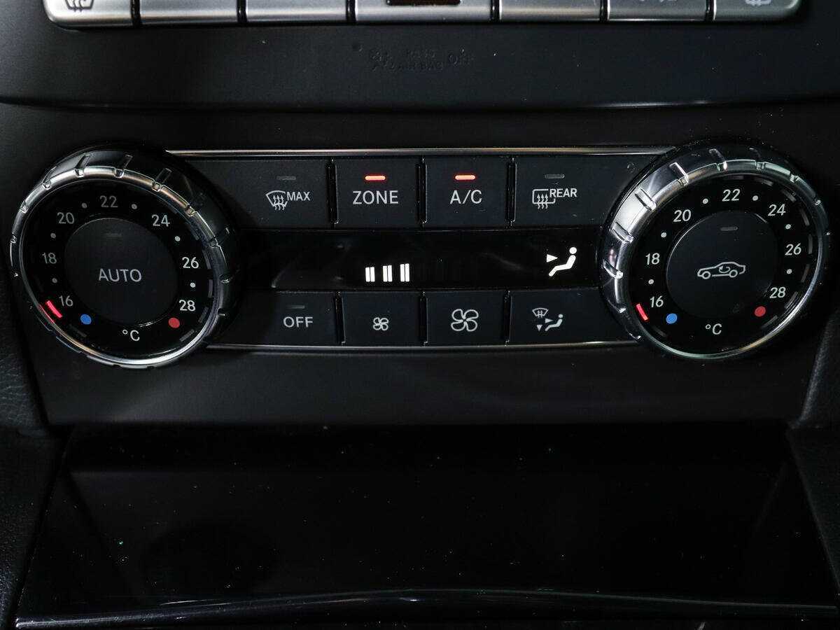 Б/У Мерседес-Бенц Ц-Класс 2012 года. Фото: #13