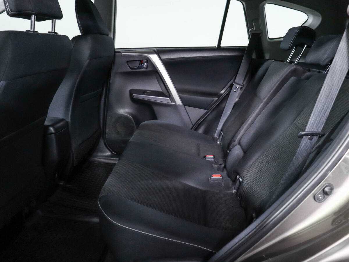 Б/У Тойота Рав4 2016 года. Фото: #9