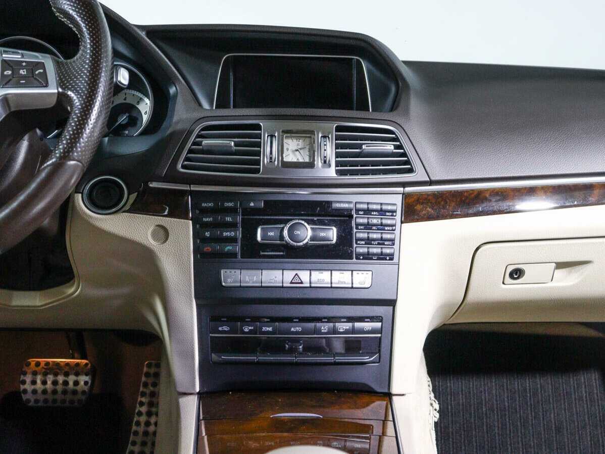 Б/У Мерседес-Бенц Е-Класс 2013 года. Фото: #10