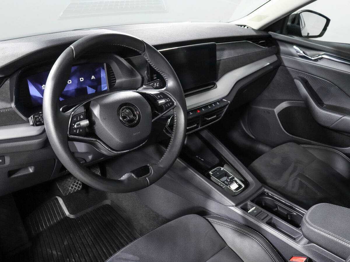 Б/У Шкода Октавия 2021 года. Фото: #11