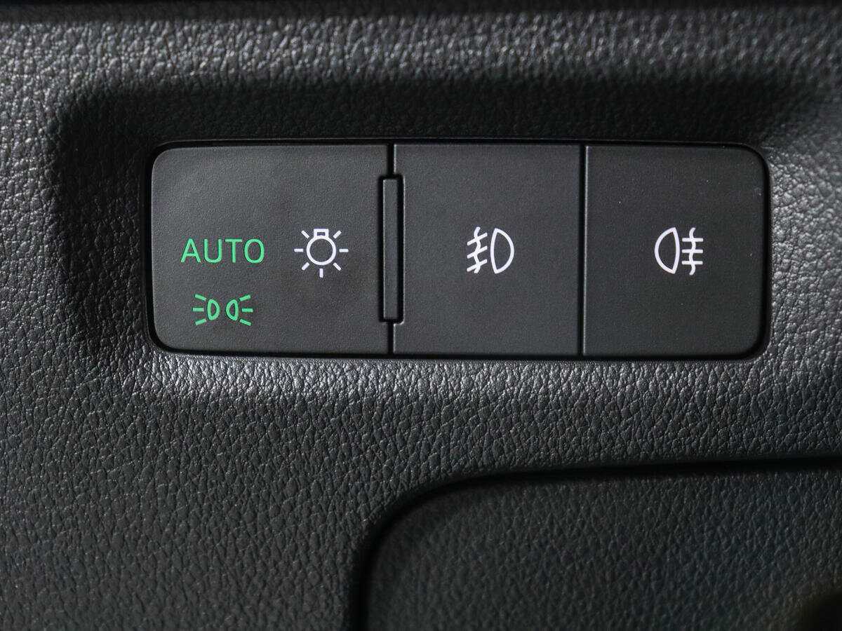 Б/У Шкода Октавия 2021 года. Фото: #17