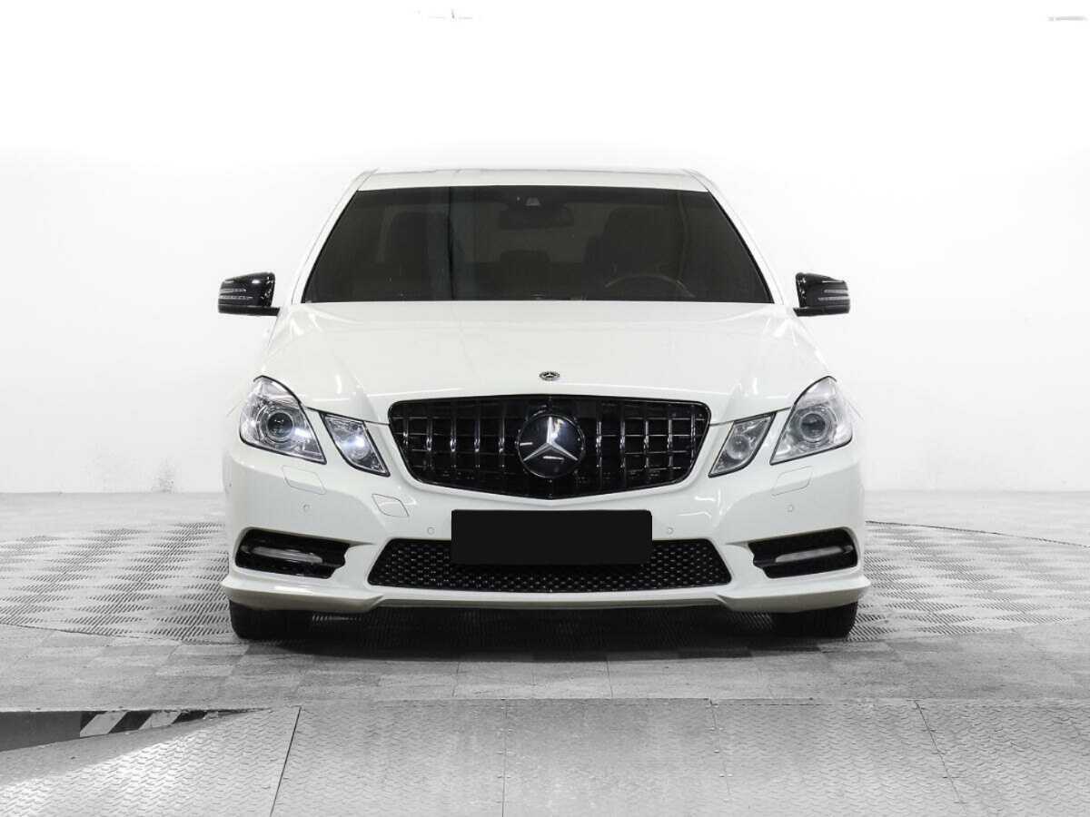 Б/У Мерседес-Бенц Е-Класс 2012 года. Фото: #1