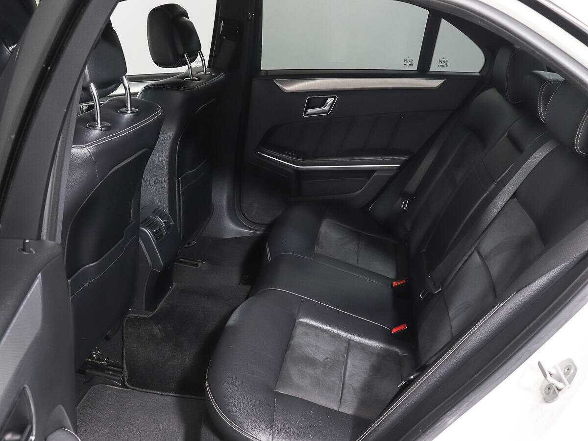 Б/У Мерседес-Бенц Е-Класс 2012 года. Фото: #9