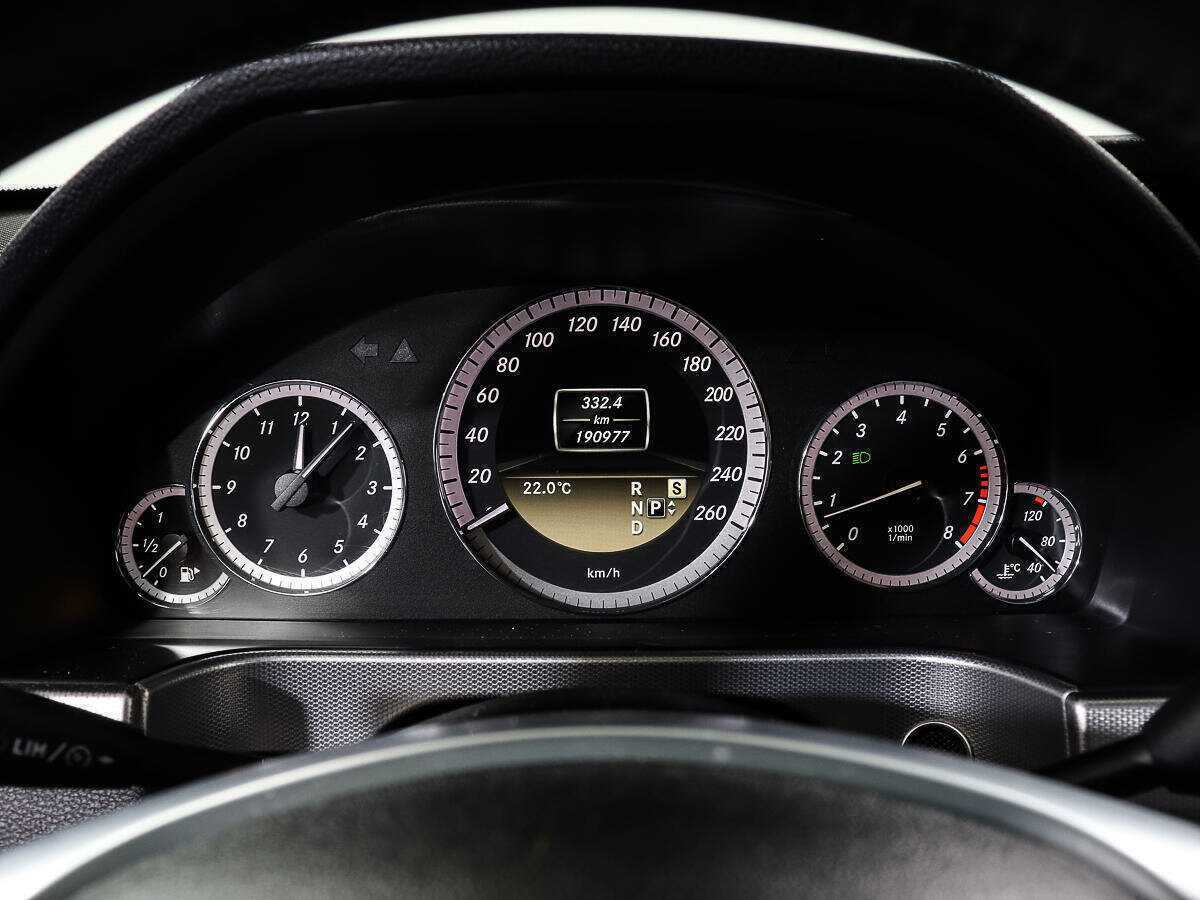 Б/У Мерседес-Бенц Е-Класс 2012 года. Фото: #10