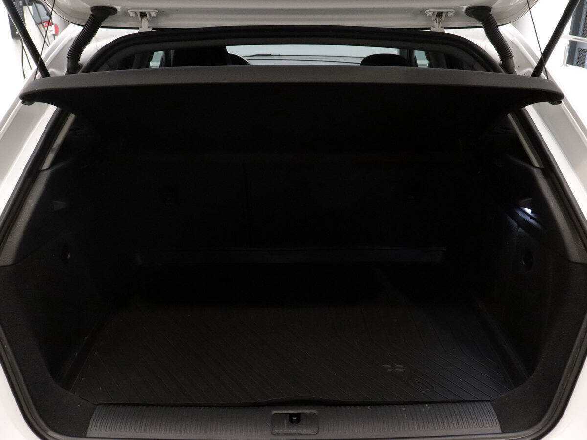 Б/У Ауди А3 2016 года. Фото: #9