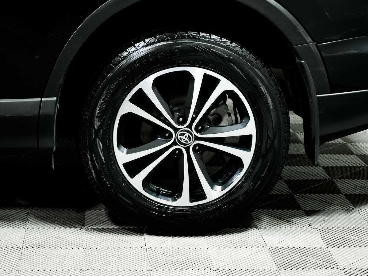 Б/У Тойота Рав4 2018 года. Фото: #13