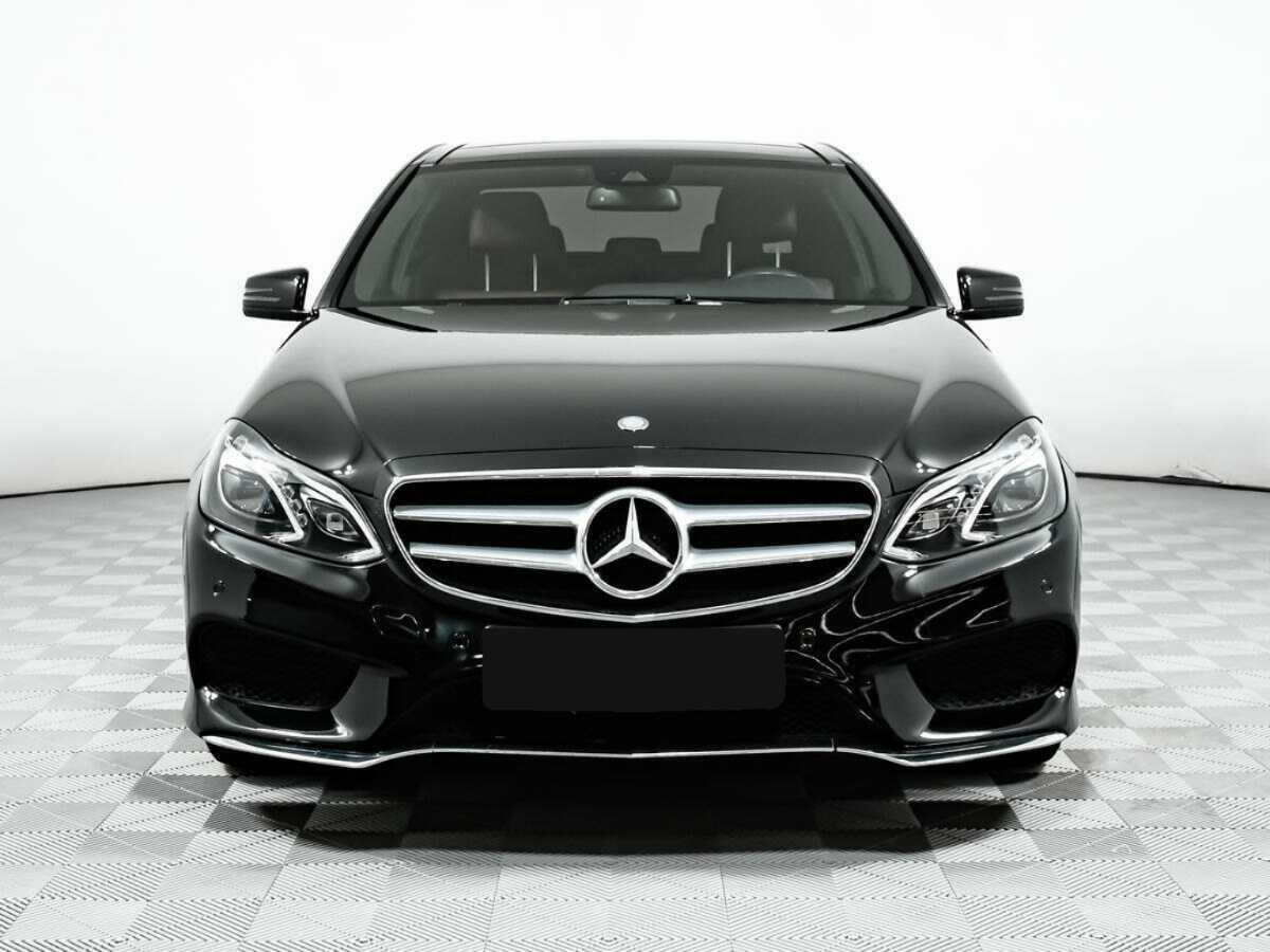 Б/У Мерседес-Бенц Е-Класс 2013 года. Фото: #1