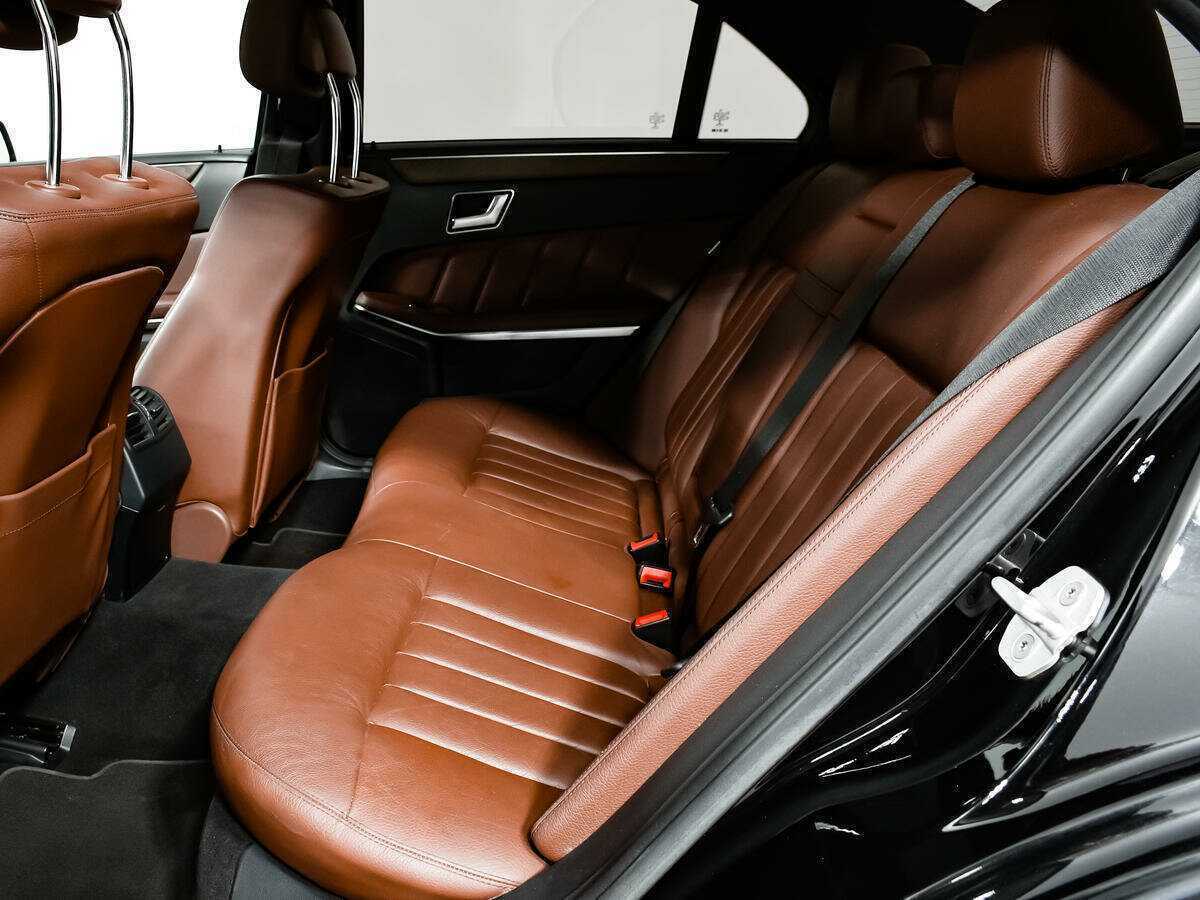 Б/У Мерседес-Бенц Е-Класс 2013 года. Фото: #9