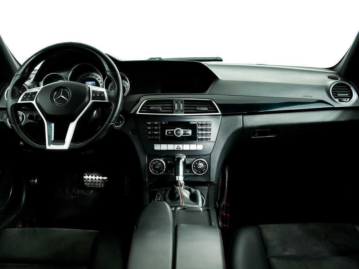 Б/У Мерседес-Бенц Ц-Класс 2013 года. Фото: #10