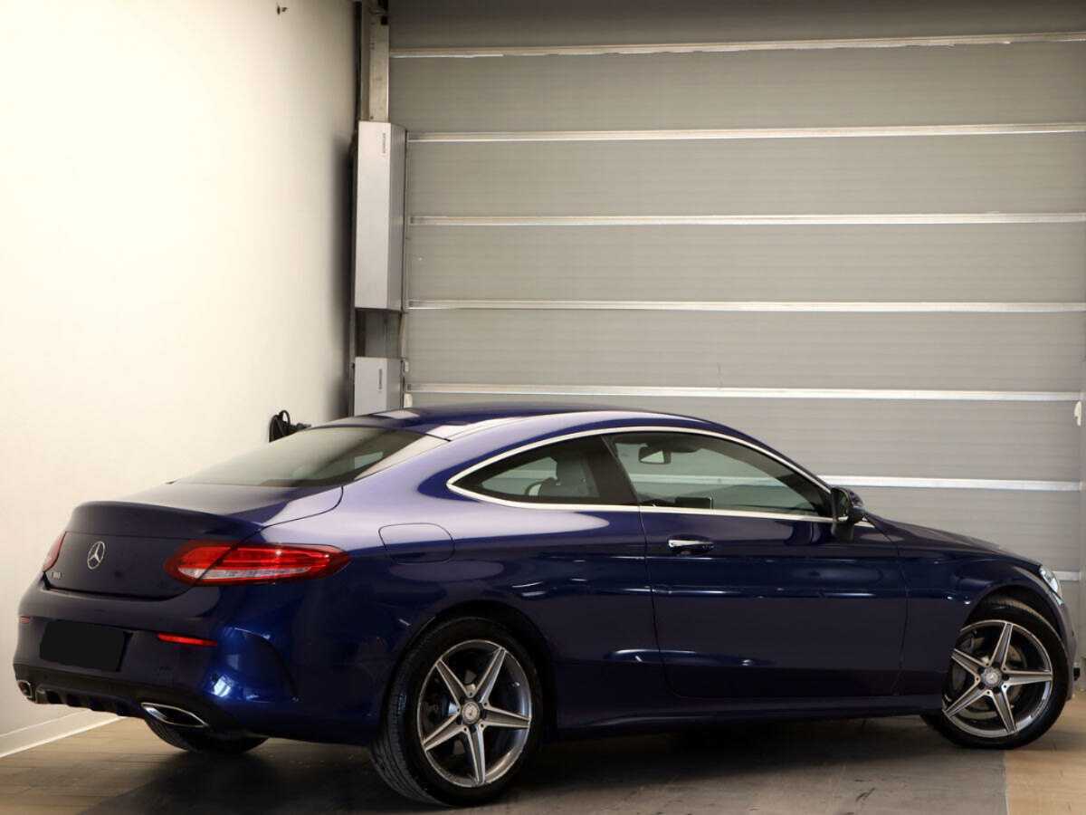 Б/У Мерседес-Бенц Ц-Класс 2016 года. Фото: #3