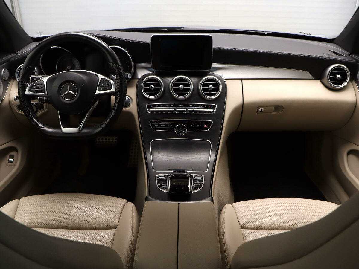 Б/У Мерседес-Бенц Ц-Класс 2016 года. Фото: #8