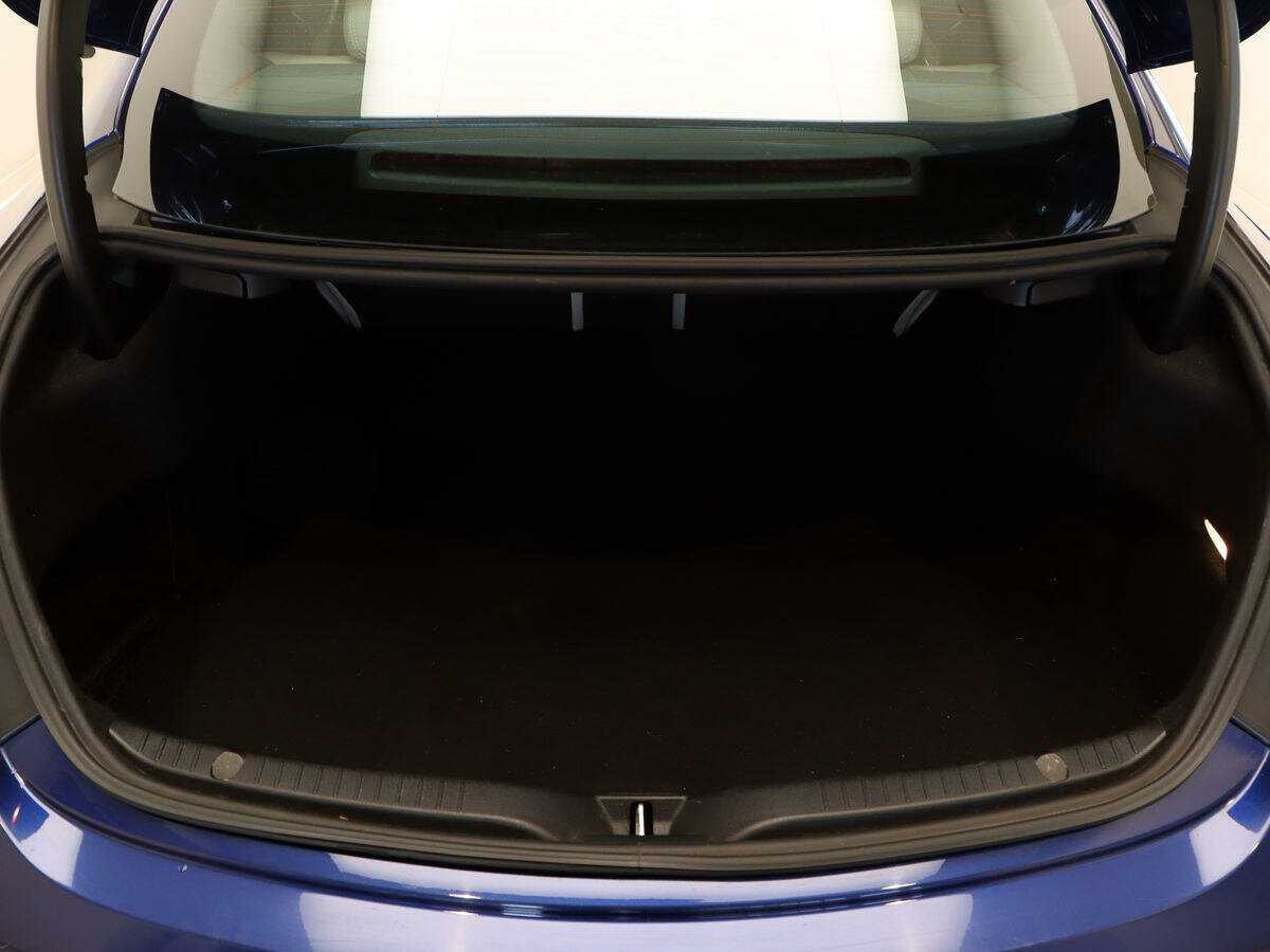 Б/У Мерседес-Бенц Ц-Класс 2016 года. Фото: #9