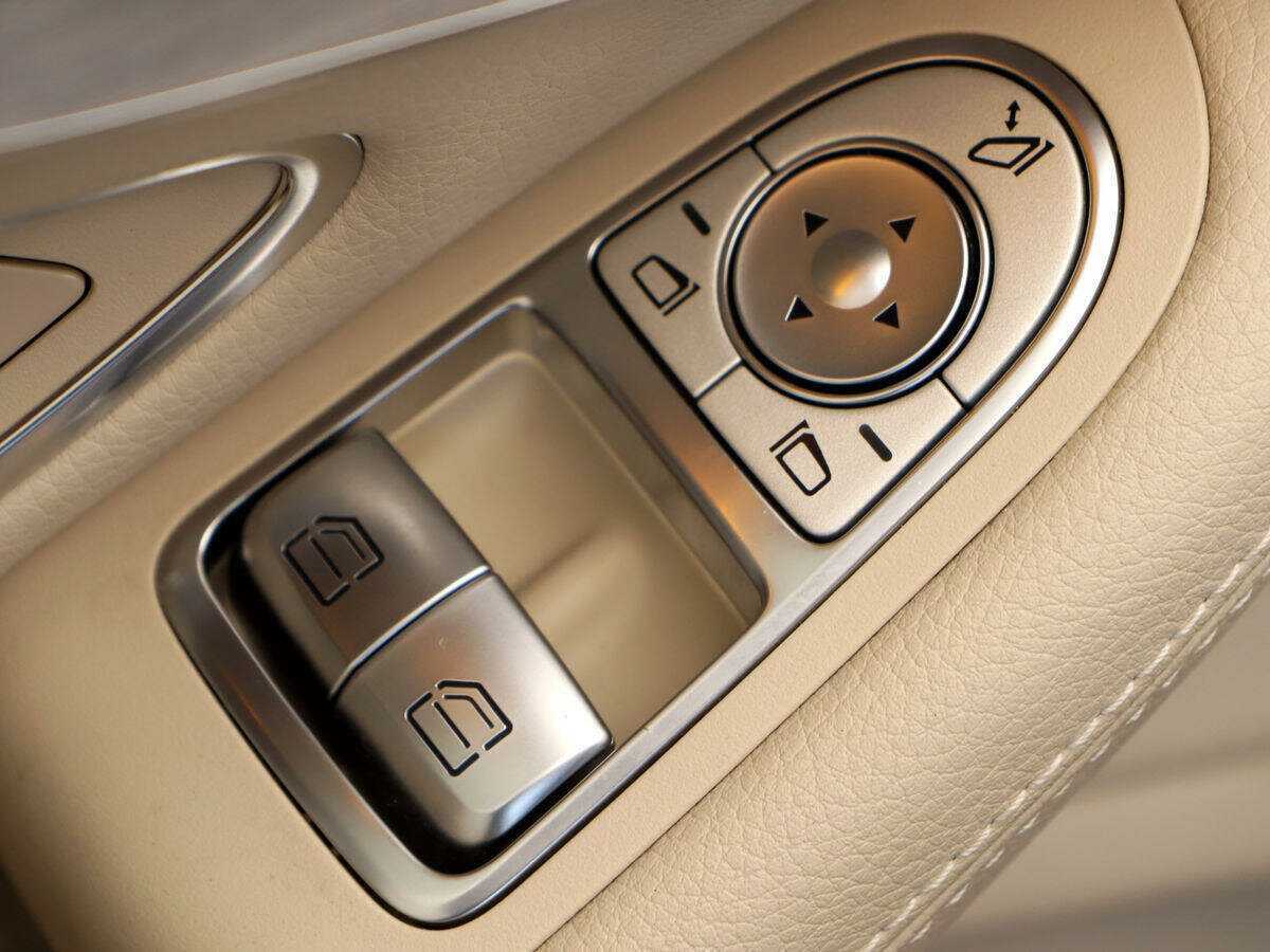 Б/У Мерседес-Бенц Ц-Класс 2016 года. Фото: #14