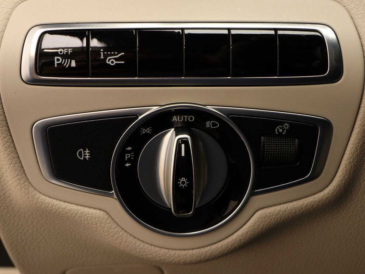 Б/У Мерседес-Бенц Ц-Класс 2016 года. Фото: #15