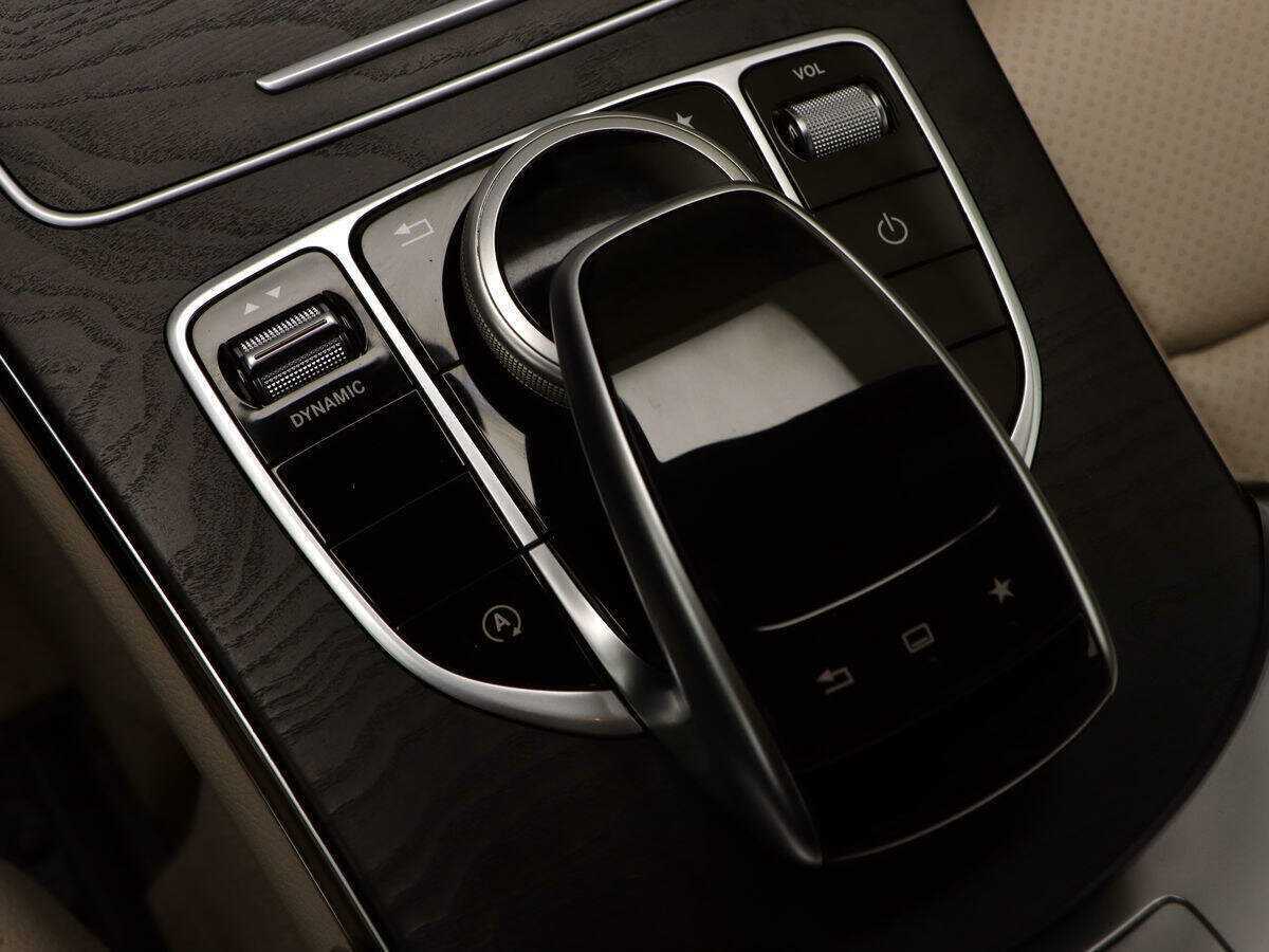 Б/У Мерседес-Бенц Ц-Класс 2016 года. Фото: #17