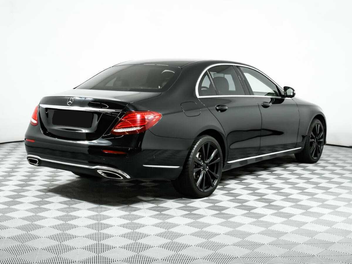 Б/У Мерседес-Бенц Е-Класс 2016 года. Фото: #3