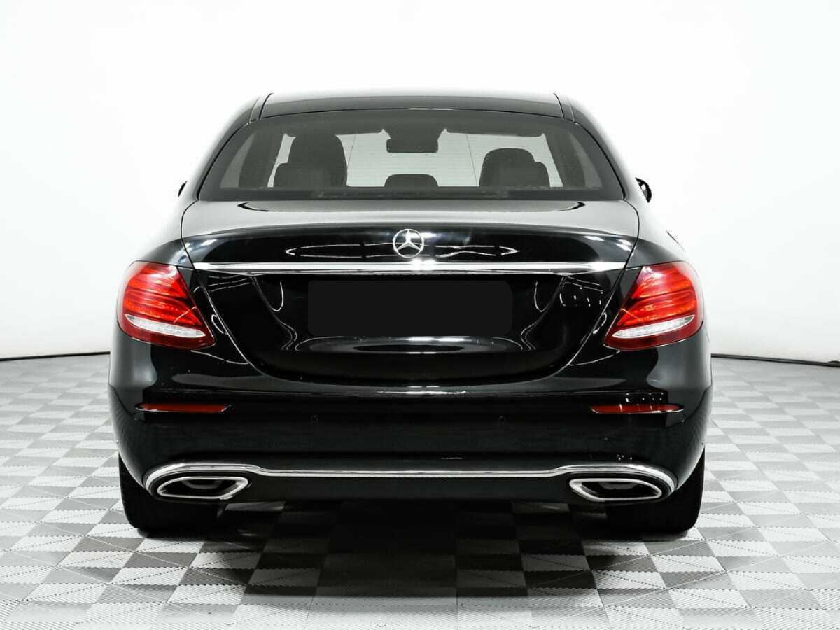 Б/У Мерседес-Бенц Е-Класс 2016 года. Фото: #4