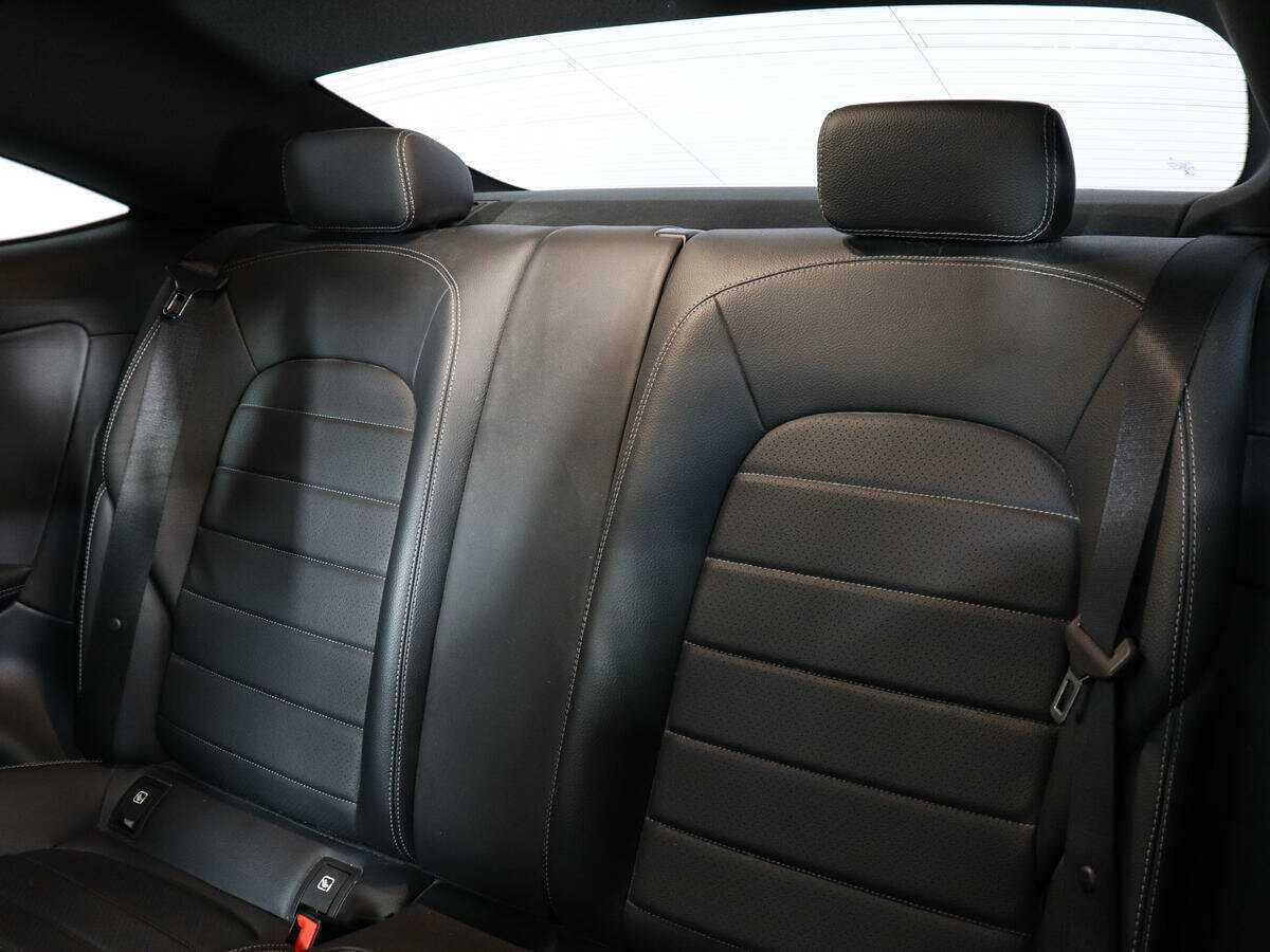 Б/У Мерседес-Бенц Ц-Класс 2018 года. Фото: #11