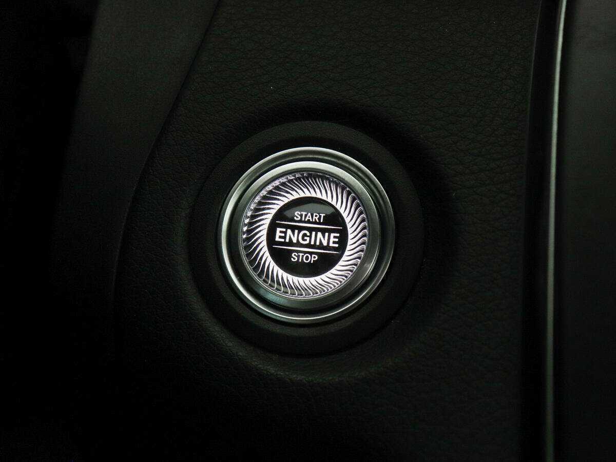 Б/У Мерседес-Бенц Ц-Класс 2018 года. Фото: #13