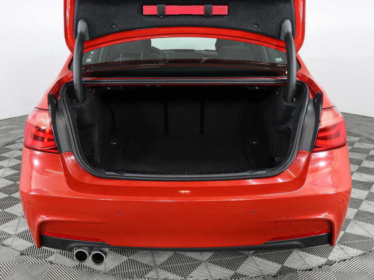 Б/У БМВ 3 серии 2018 года. Фото: #8