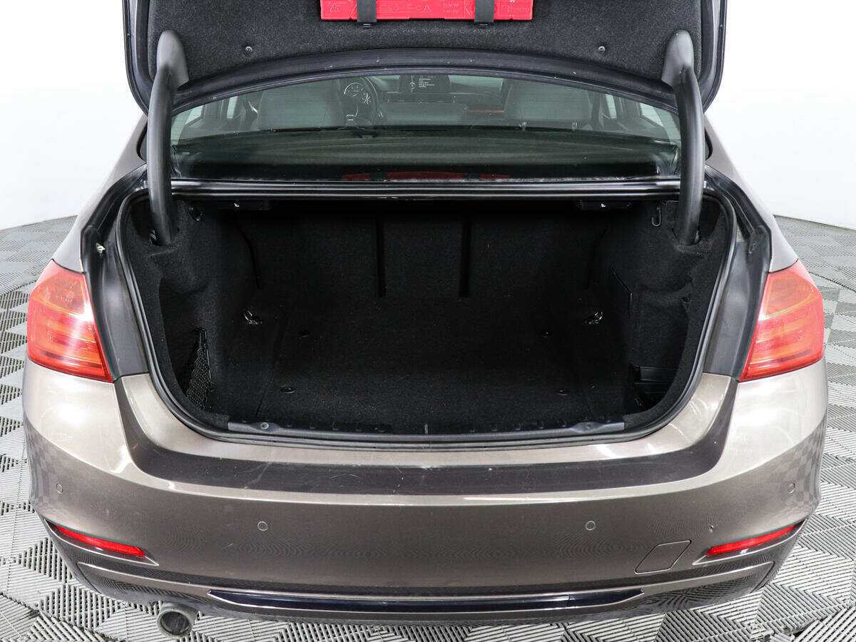 Б/У БМВ 3 серии 2013 года. Фото: #8